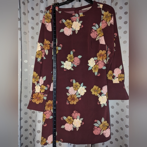 Floral Blouson Shift Dress - Picture 5 of 11